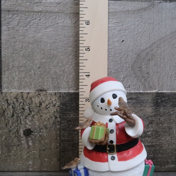 Lenox Snowman Santas Helper Lynn Bywaters Winter Figurine - Picture 7 of 7
